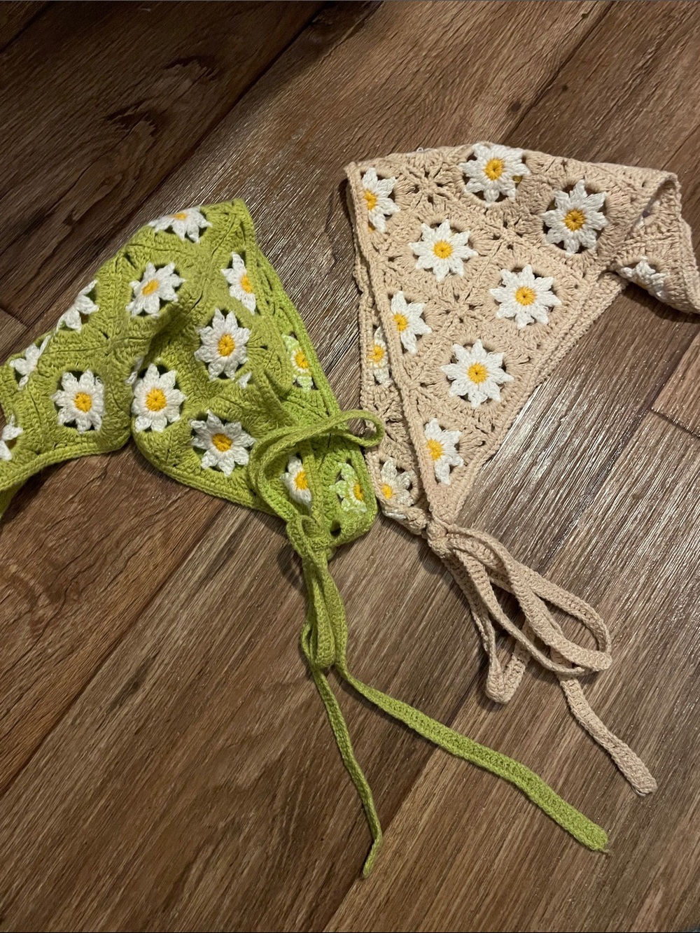 Crochet Daisy Triangle Head Scarves